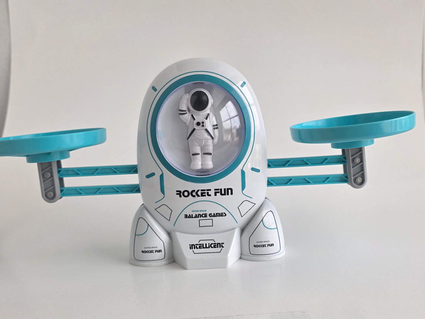 AstroBalance – Space-Themed Math Learning Scale