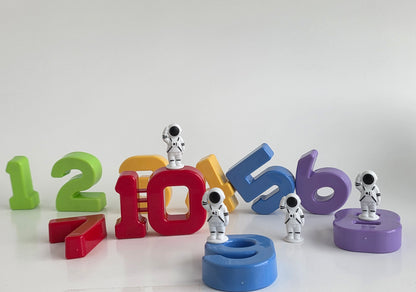 AstroBalance – Space-Themed Math Learning Scale